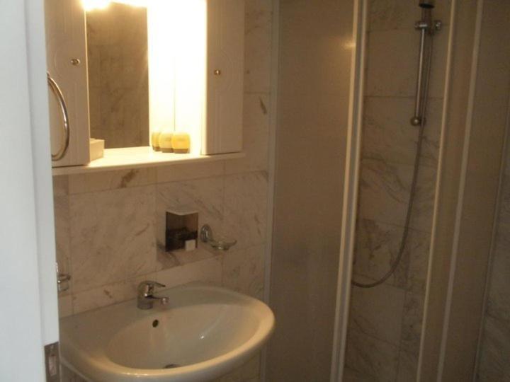 Limani Apartments Плакиас Экстерьер фото